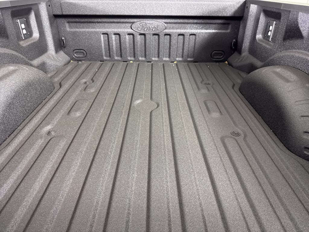 2026 Avalanche Ford Super Duty F-250 SRW XLT 4X4 Truck