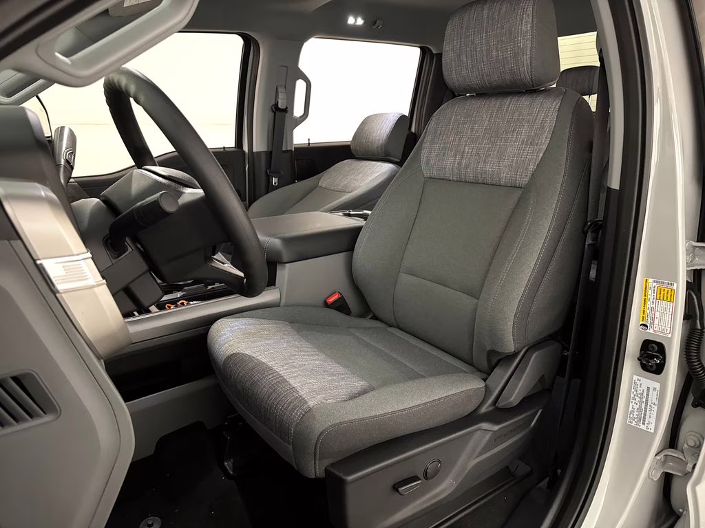 2026 Avalanche Ford Super Duty F-250 SRW XLT 4X4 Truck