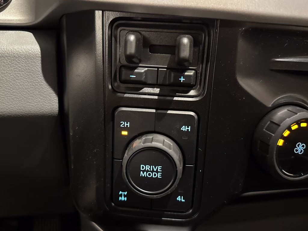 2026 Avalanche Ford Super Duty F-250 SRW XLT 4X4 Truck