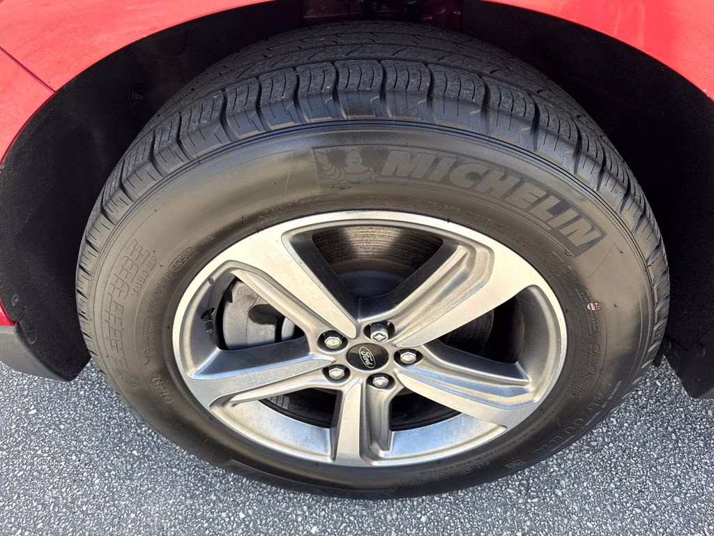 2023 Rapid Red Metallic Tinted Clearcoat Ford Edge SEL AWD SUV