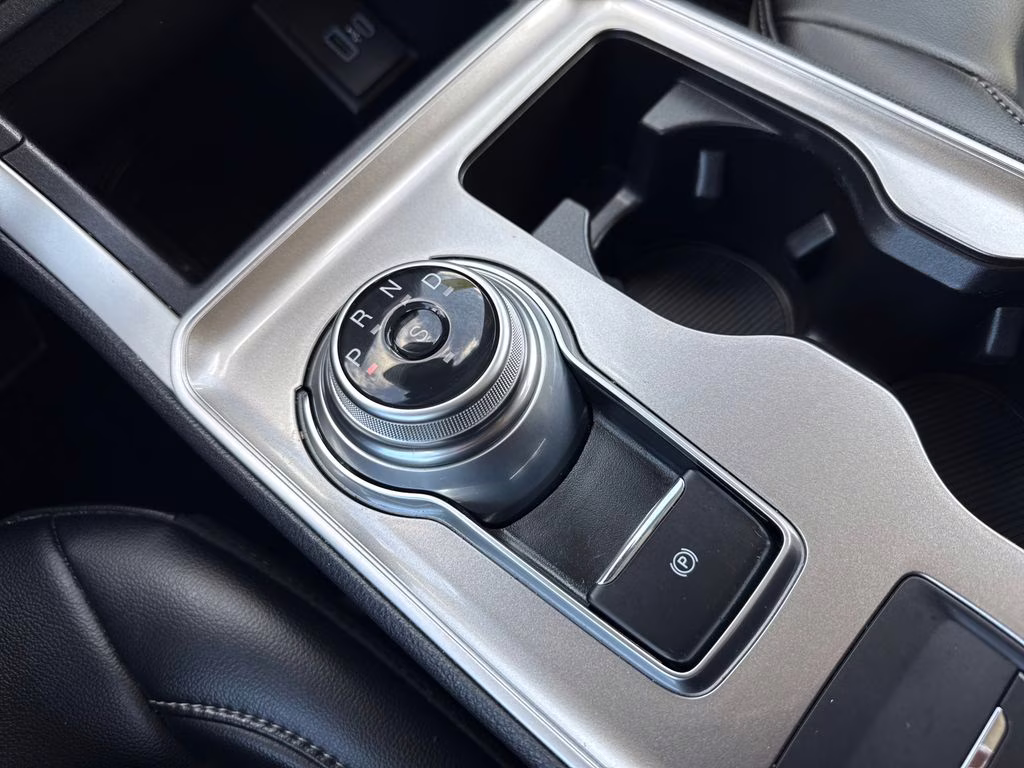 2023 Rapid Red Metallic Tinted Clearcoat Ford Edge SEL AWD SUV