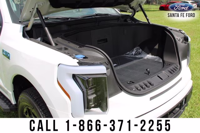 2025 White Ford F-150 Lightning XLT AWD Truck