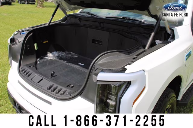 2025 White Ford F-150 Lightning XLT AWD Truck