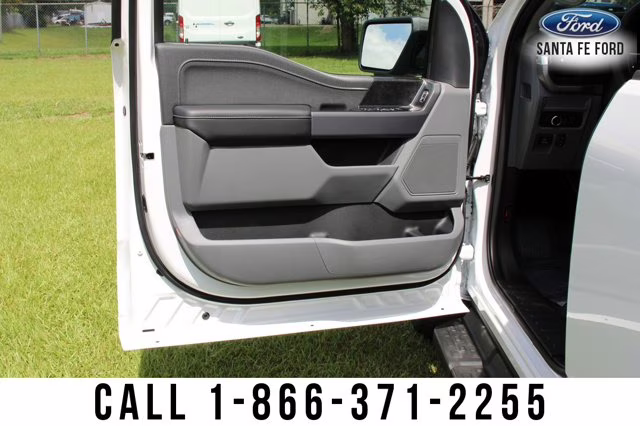 2025 White Ford F-150 Lightning XLT AWD Truck