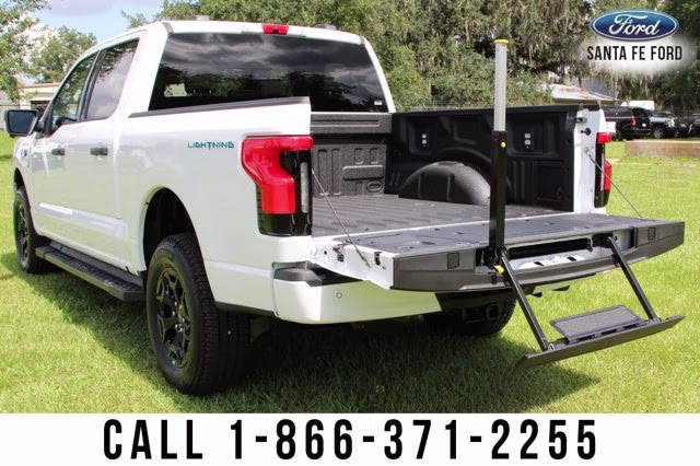 2025 White Ford F-150 Lightning XLT AWD Truck