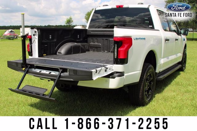 2025 White Ford F-150 Lightning XLT AWD Truck