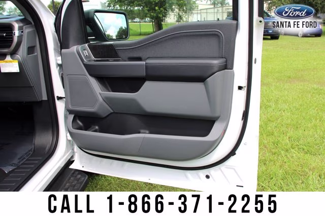 2025 White Ford F-150 Lightning XLT AWD Truck