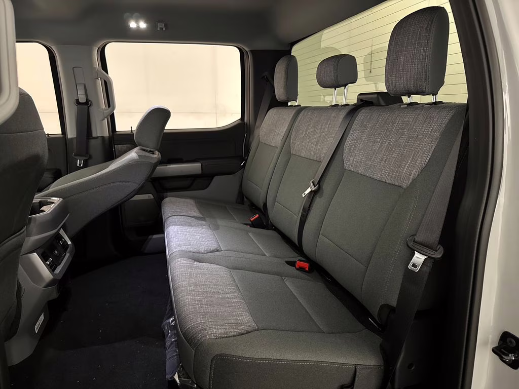 2026 Avalanche Ford Super Duty F-250 SRW XLT 4X4 Truck