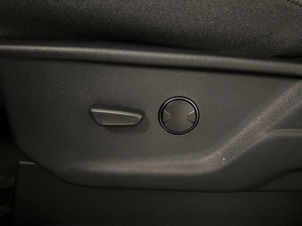 2026 Avalanche Ford Super Duty F-250 SRW XLT 4X4 Truck