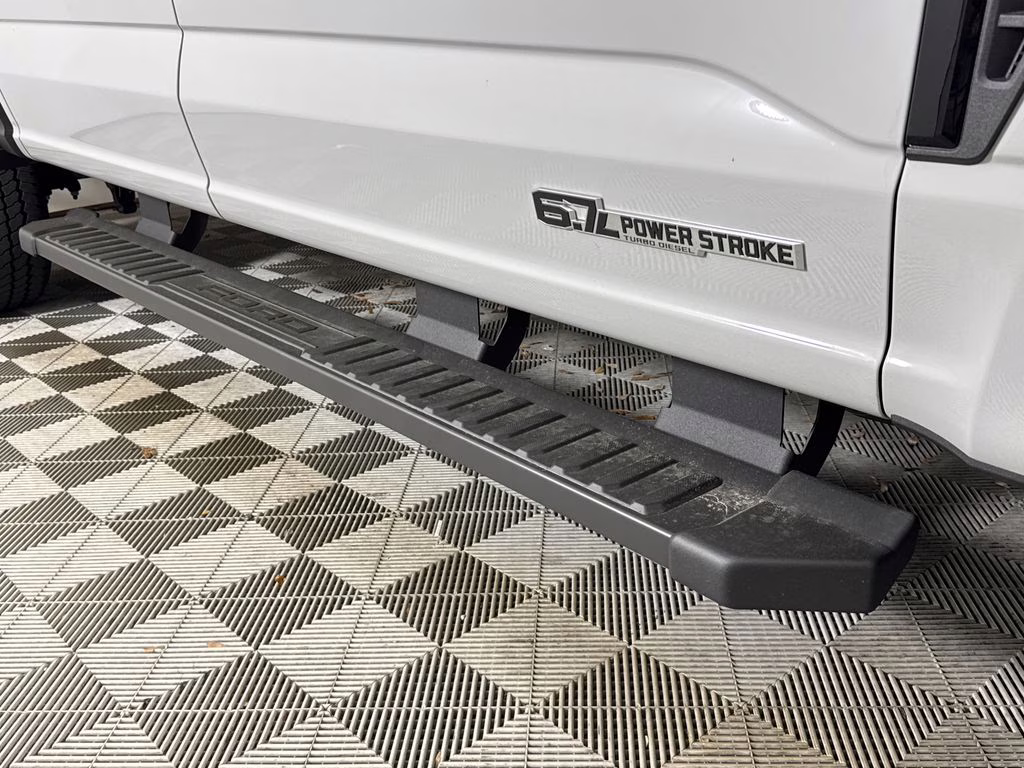 2026 Avalanche Ford Super Duty F-250 SRW XLT 4X4 Truck