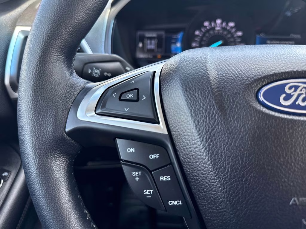 2023 Rapid Red Metallic Tinted Clearcoat Ford Edge SEL AWD SUV