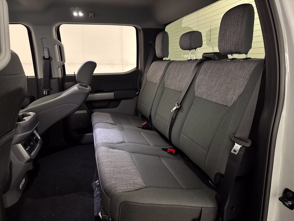 2026 Avalanche Ford Super Duty F-250 SRW XLT 4X4 Truck