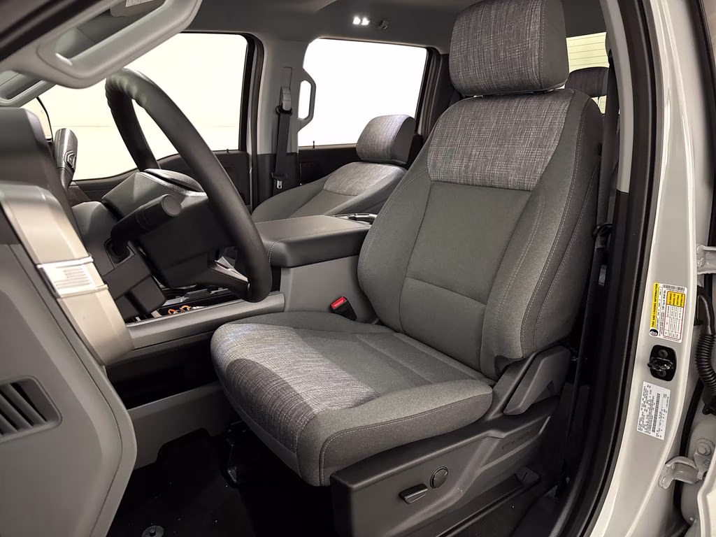 2026 Avalanche Ford Super Duty F-250 SRW XLT 4X4 Truck