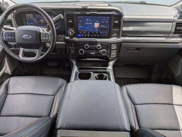 2025 Oxford White Ford Super Duty F-250 SRW Lariat 4X4 Truck