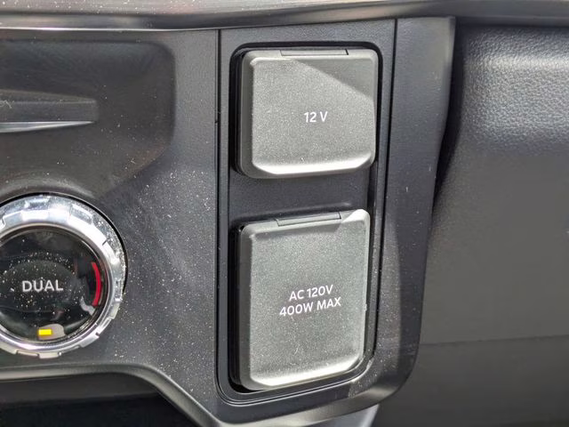 2025 Oxford White Ford Super Duty F-250 SRW Lariat 4X4 Truck