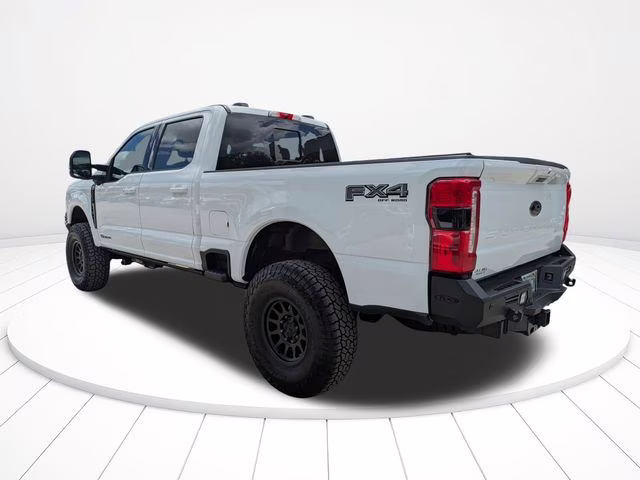 2025 Oxford White Ford Super Duty F-250 SRW Lariat 4X4 Truck