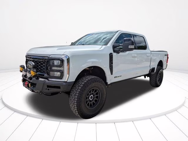 2025 Oxford White Ford Super Duty F-250 SRW Lariat 4X4 Truck