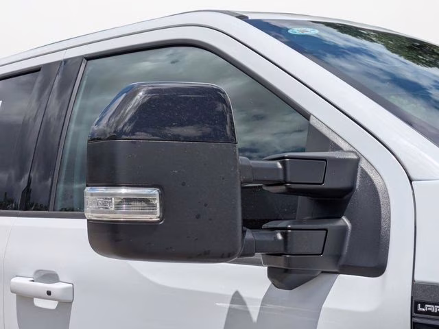 2025 Oxford White Ford Super Duty F-250 SRW Lariat 4X4 Truck