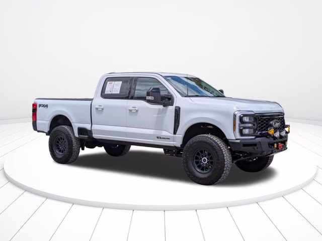 2025 Oxford White Ford Super Duty F-250 SRW Lariat 4X4 Truck