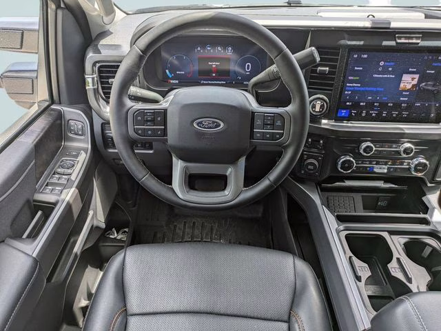 2025 Oxford White Ford Super Duty F-250 SRW Lariat 4X4 Truck
