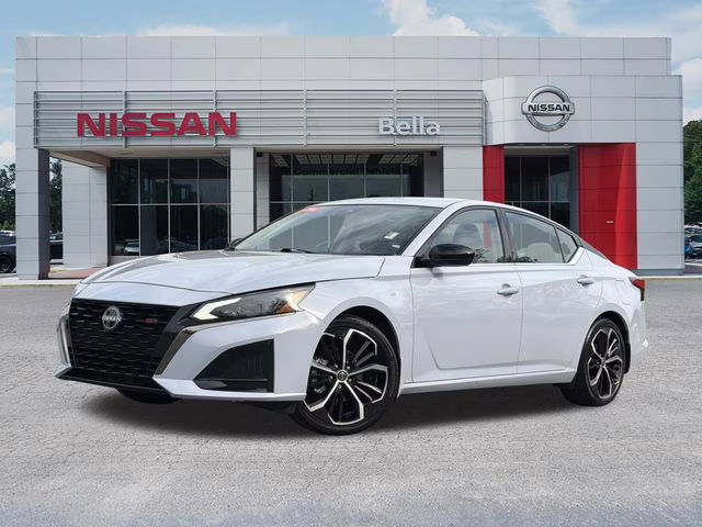 2025 Gray Sky Pearl Nissan Altima 2.5 SR FWD Sedan