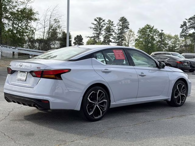 2025 Gray Sky Pearl Nissan Altima 2.5 SR FWD Sedan