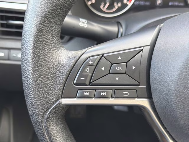 2023 Garnet Pearl Metallic Nissan Altima 2.5 SV FWD Sedan
