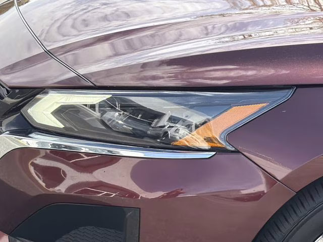 2023 Garnet Pearl Metallic Nissan Altima 2.5 SV FWD Sedan