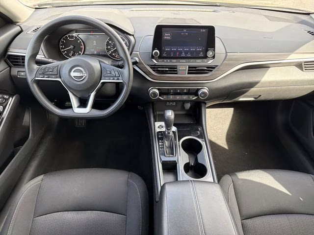 2023 Garnet Pearl Metallic Nissan Altima 2.5 SV FWD Sedan
