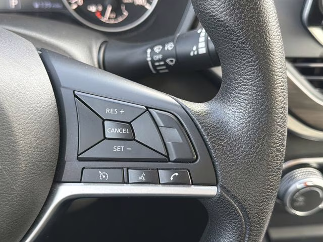 2023 Garnet Pearl Metallic Nissan Altima 2.5 SV FWD Sedan