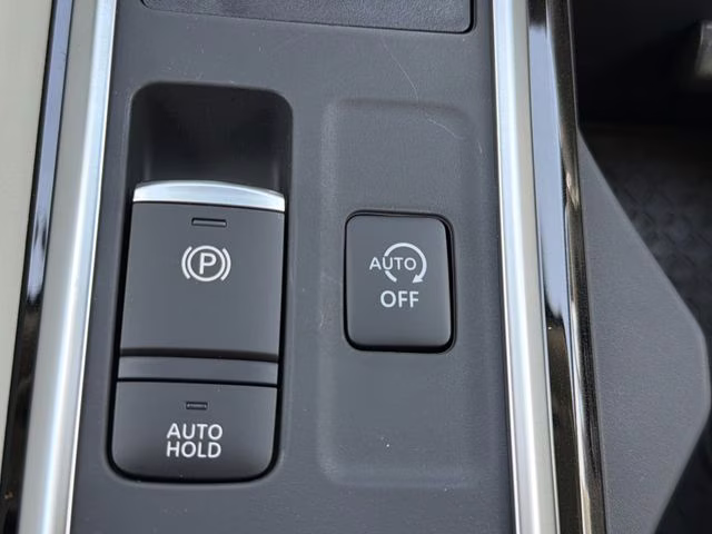 2026 Everest White Pearl Tricoat Nissan Pathfinder SL 4X4 SUV