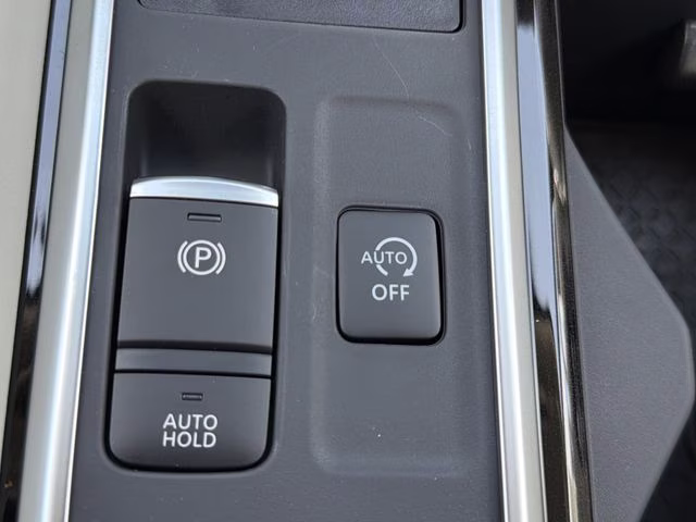 2026 Everest White Pearl Tricoat Nissan Pathfinder SL 4X4 SUV