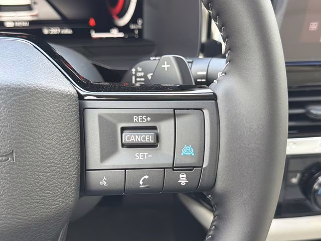 2026 Everest White Pearl Tricoat Nissan Pathfinder SL 4X4 SUV