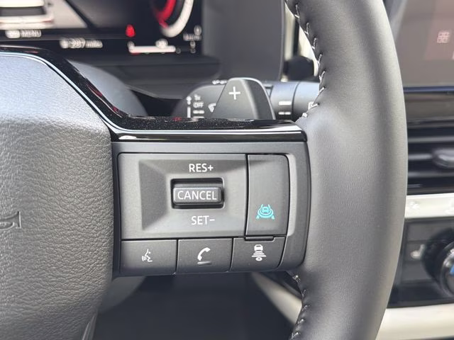 2026 Everest White Pearl Tricoat Nissan Pathfinder SL 4X4 SUV