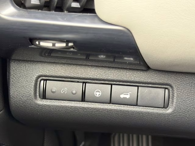 2026 Everest White Pearl Tricoat Nissan Pathfinder SL 4X4 SUV