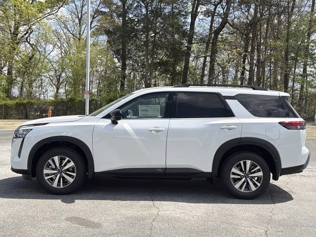 2026 Everest White Pearl Tricoat Nissan Pathfinder SL 4X4 SUV