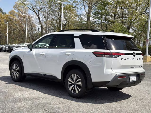 2026 Everest White Pearl Tricoat Nissan Pathfinder SL 4X4 SUV