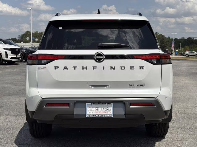 2026 Everest White Pearl Tricoat Nissan Pathfinder SL 4X4 SUV