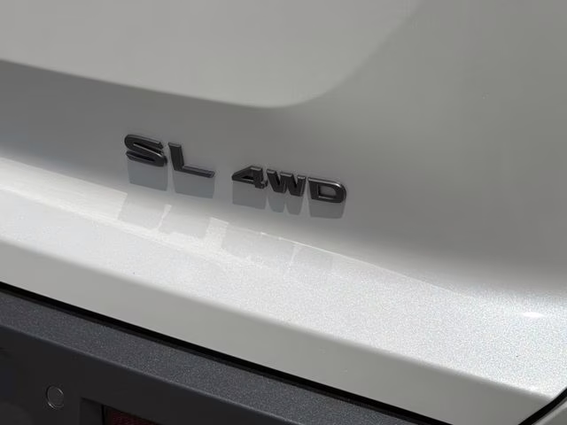 2026 Everest White Pearl Tricoat Nissan Pathfinder SL 4X4 SUV