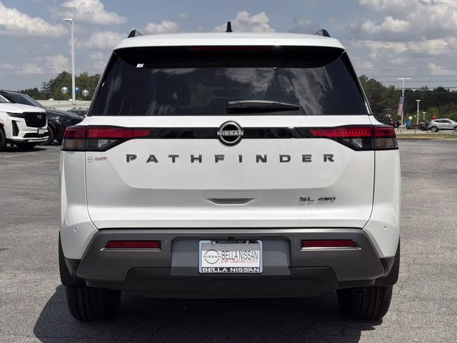 2026 Everest White Pearl Tricoat Nissan Pathfinder SL 4X4 SUV