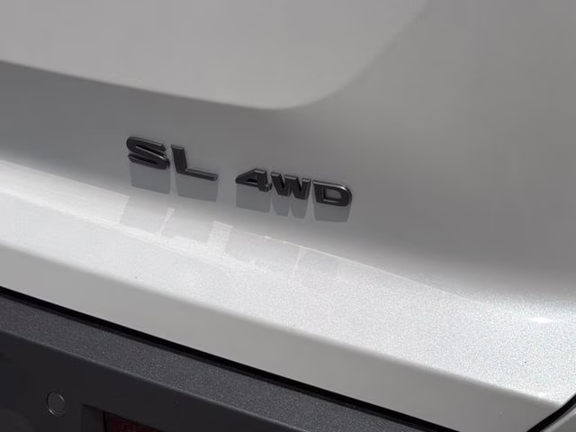 2026 Everest White Pearl Tricoat Nissan Pathfinder SL 4X4 SUV