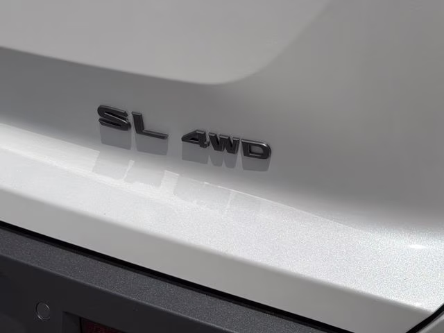 2026 Everest White Pearl Tricoat Nissan Pathfinder SL 4X4 SUV