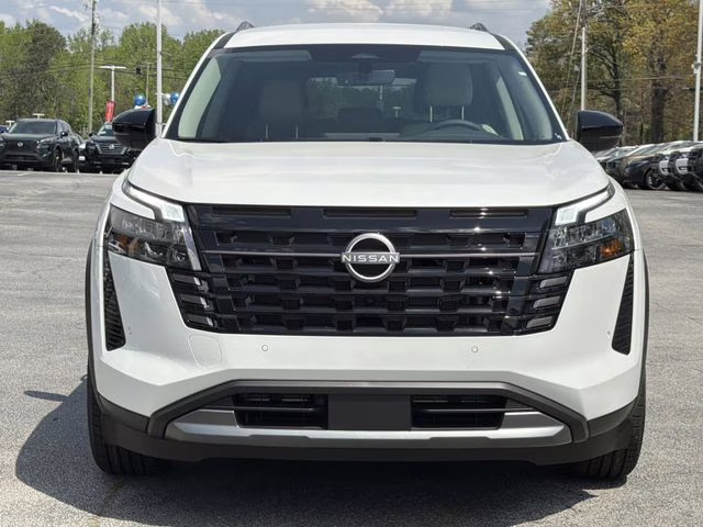 2026 Everest White Pearl Tricoat Nissan Pathfinder SL 4X4 SUV