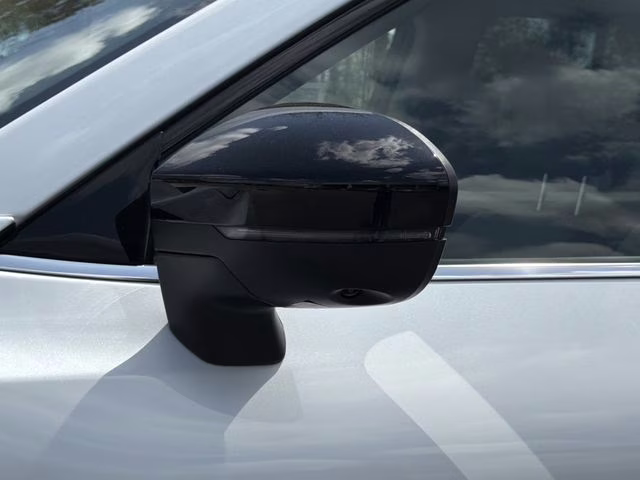 2026 Everest White Pearl Tricoat Nissan Pathfinder SL 4X4 SUV