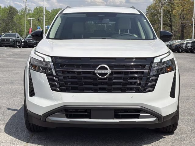2026 Everest White Pearl Tricoat Nissan Pathfinder SL 4X4 SUV
