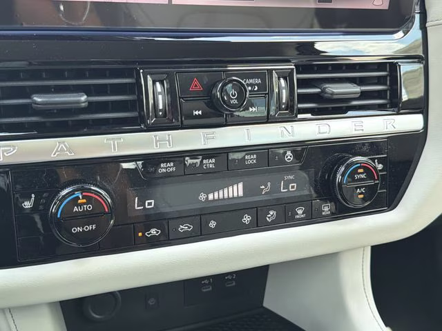 2026 Everest White Pearl Tricoat Nissan Pathfinder SL 4X4 SUV