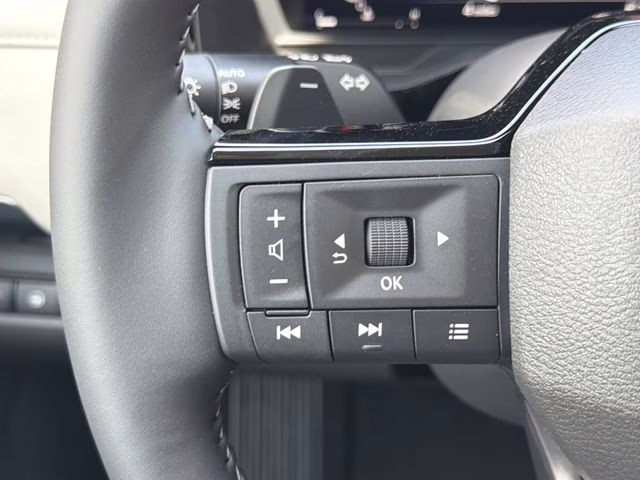 2026 Everest White Pearl Tricoat Nissan Pathfinder SL 4X4 SUV