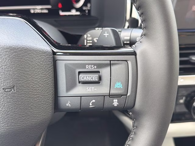2026 Everest White Pearl Tricoat Nissan Pathfinder SL 4X4 SUV