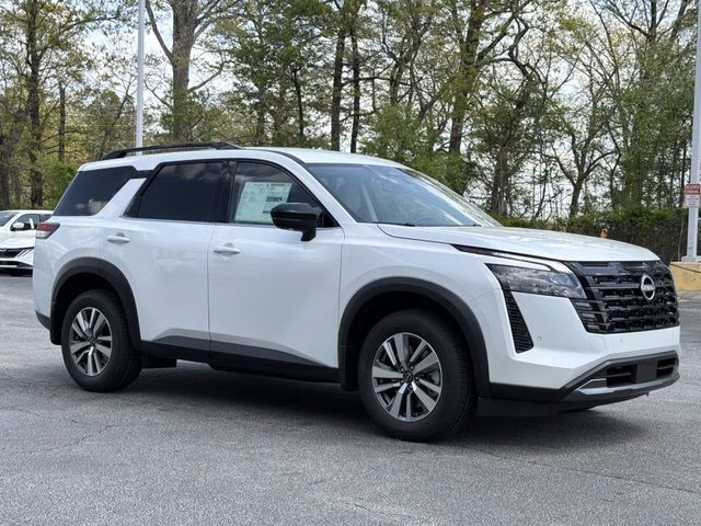 2026 Everest White Pearl Tricoat Nissan Pathfinder SL 4X4 SUV