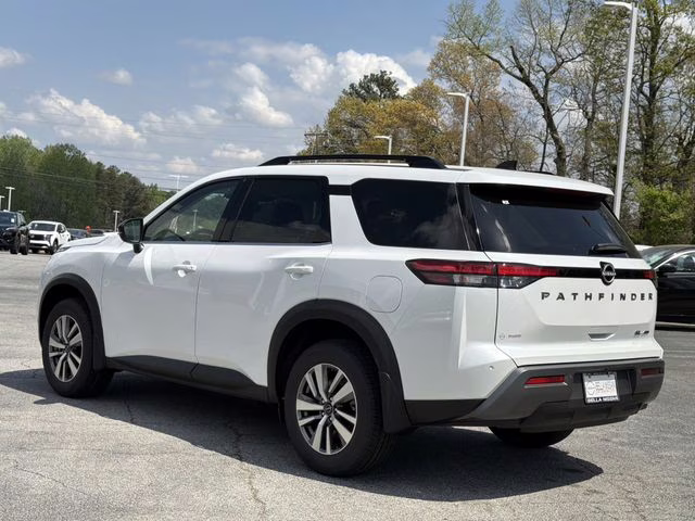 2026 Everest White Pearl Tricoat Nissan Pathfinder SL 4X4 SUV